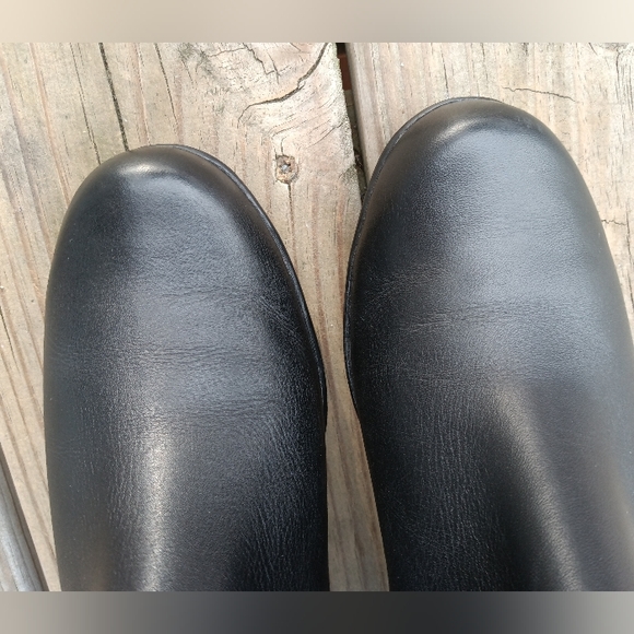 Clarks | Black Leather Ankle Booties Side Zip W/ Studs Women's Size 6.5 - Picture 9 of 15